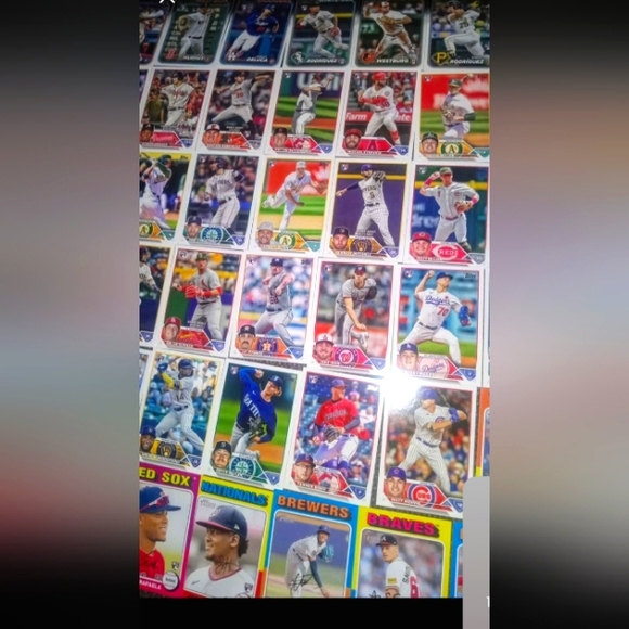 Baseball Cards Lot of 250 - Topps 2023 -2024 *MINT* ! - Picture 7 of 8